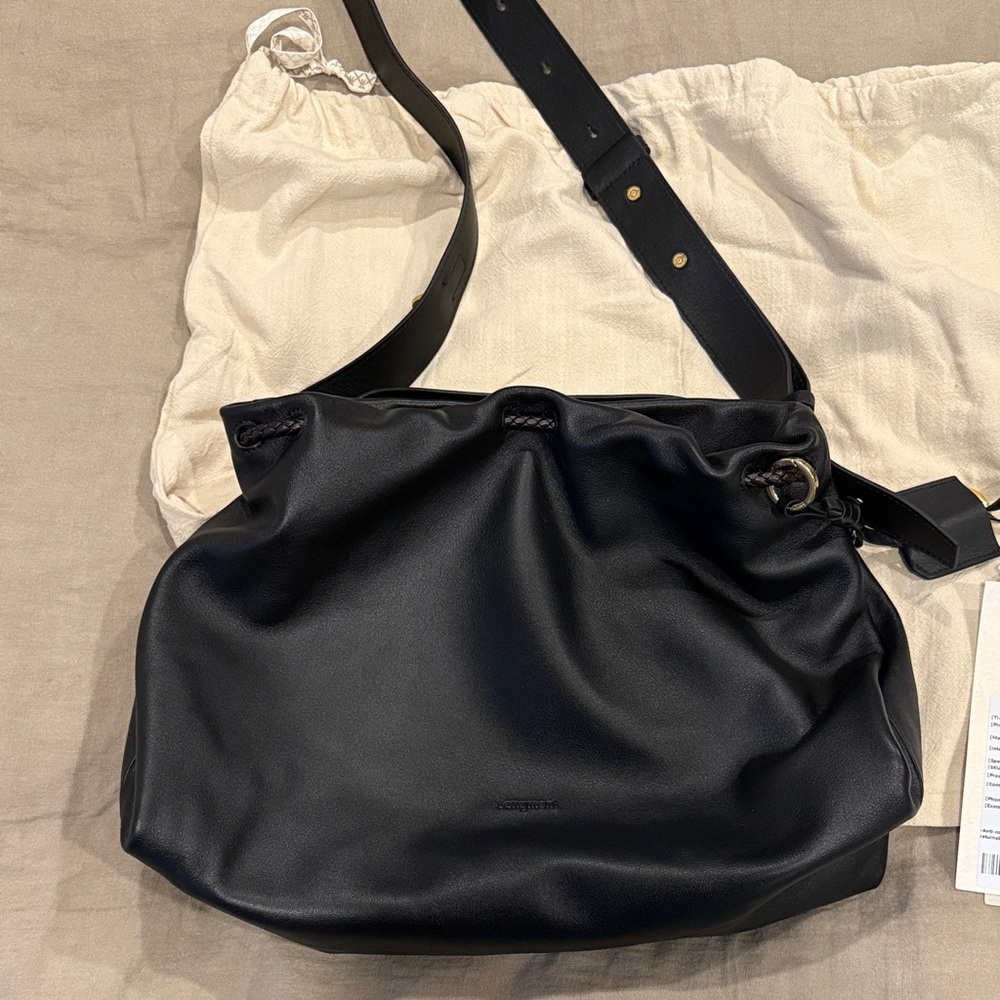 NWOT Songmont Gather Bag Small Onyx